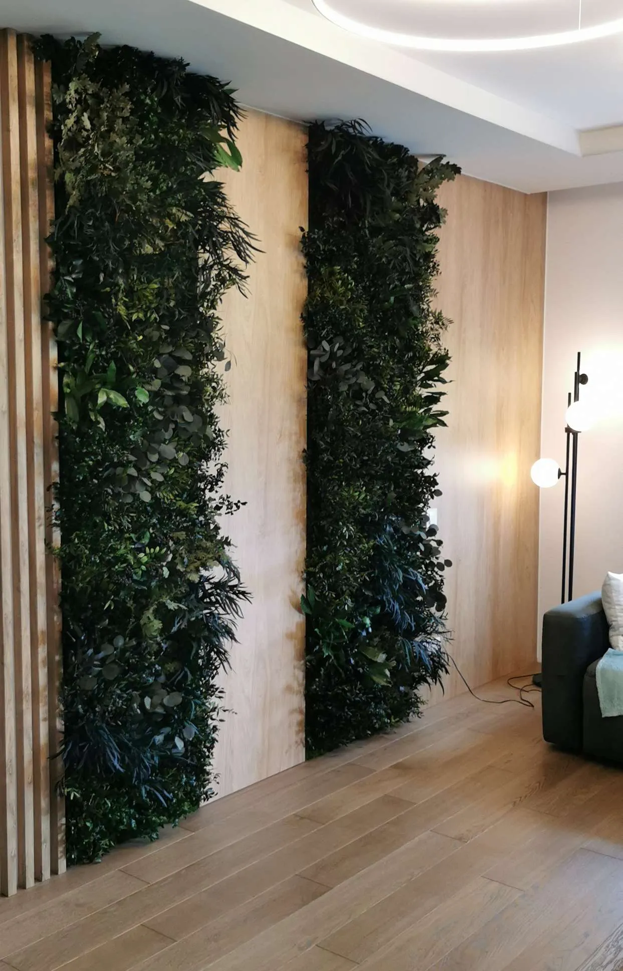Wnętrze inspirowane naturą Nowoczesne wnętrze z zielonym akcentem inspirowanym naturą